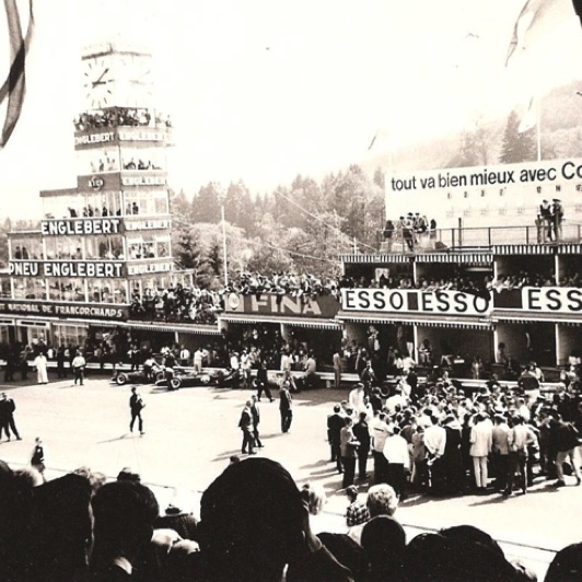 Les standts de Spa FRancorchamp Les standts de Spa FRancorchamp
